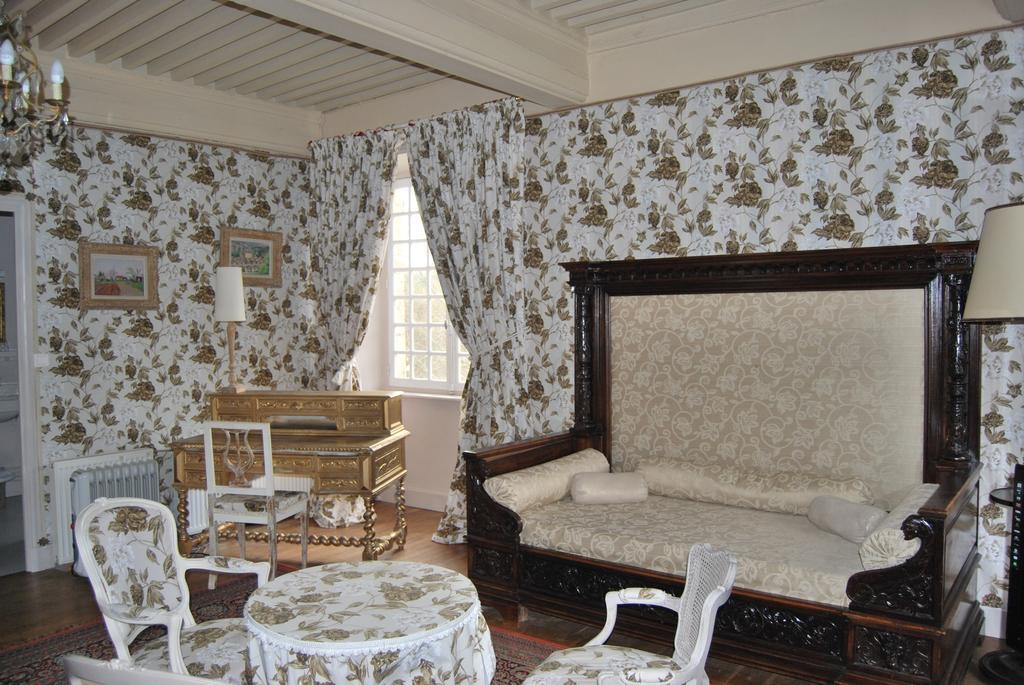 Chateau De Chantelauze Olliergues Oda fotoğraf