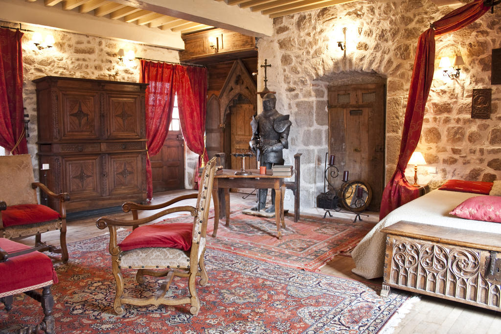 Chateau De Chantelauze Olliergues Oda fotoğraf